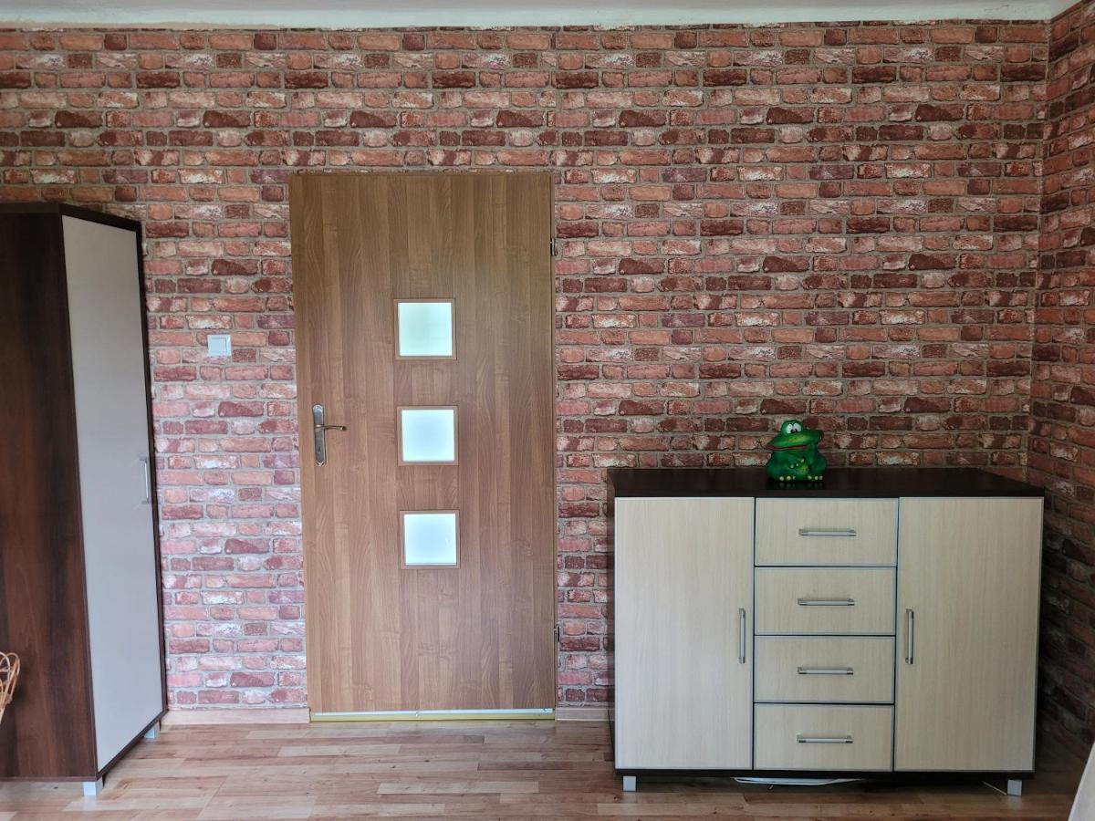 Wiejski Relax Pod "Zelaznym Szlakiem" ยัสต์แชมเบียซดรุย ภายนอก รูปภาพ